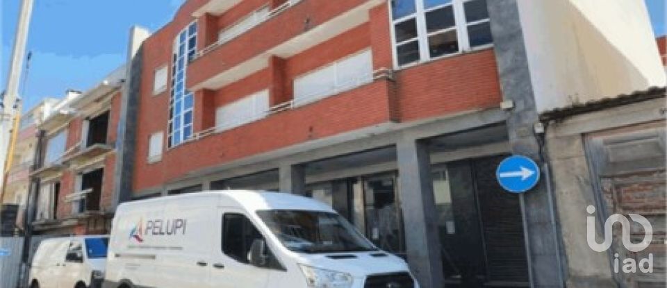 Loja / Estabelecimento Comercial em Vila Praia de Âncora de 240 m²