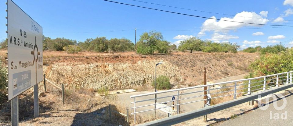 Terreno urbano em Tavira (Santa Maria e Santiago) de 237 120 m²
