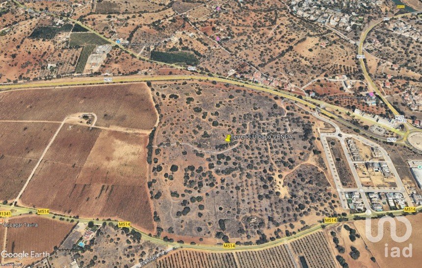 Terreno urbano em Tavira (Santa Maria e Santiago) de 237 120 m²