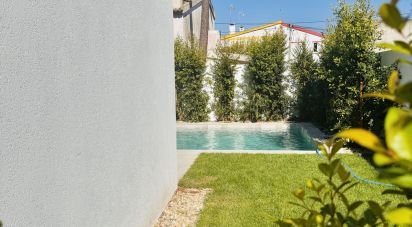 Maison T3 à Charneca De Caparica E Sobreda de 170 m²