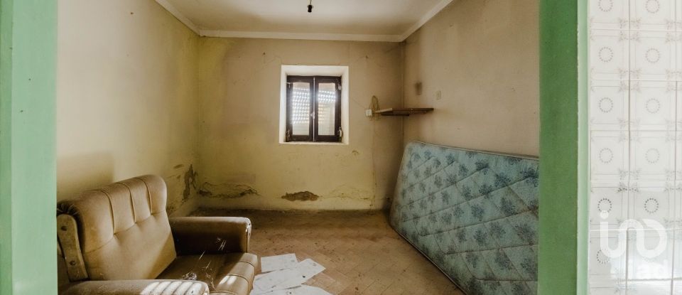 Maison T3 à Serra d'El-Rei de 242 m²