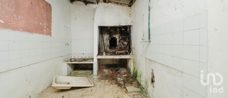 Maison T3 à Serra d'El-Rei de 242 m²