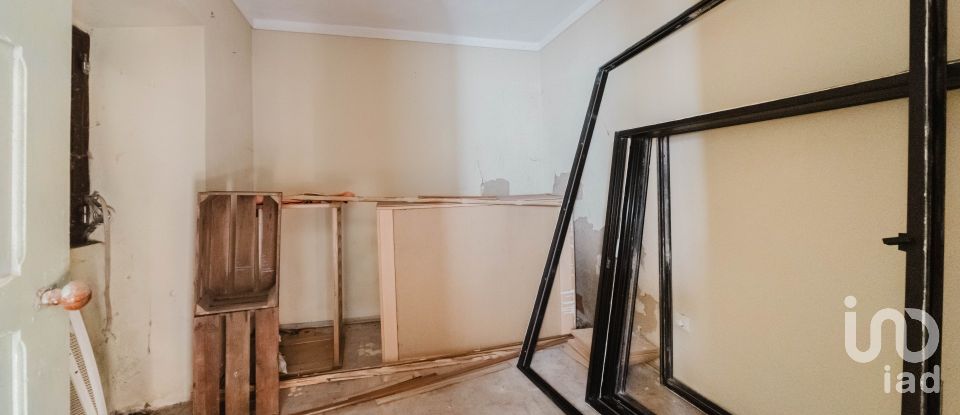 Maison T3 à Serra d'El-Rei de 242 m²