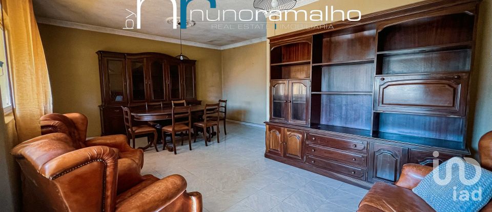 Maison T2 à Vila Franca das Naves e Feital de 140 m²