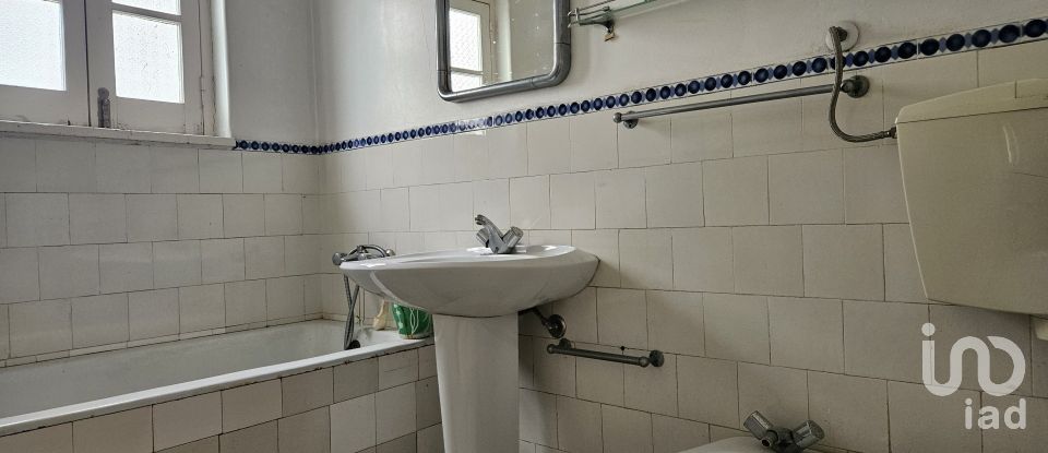 Prédio em Caldas da Rainha - Nossa Senhora do Pópulo, Coto e São Gregório de 200 m²