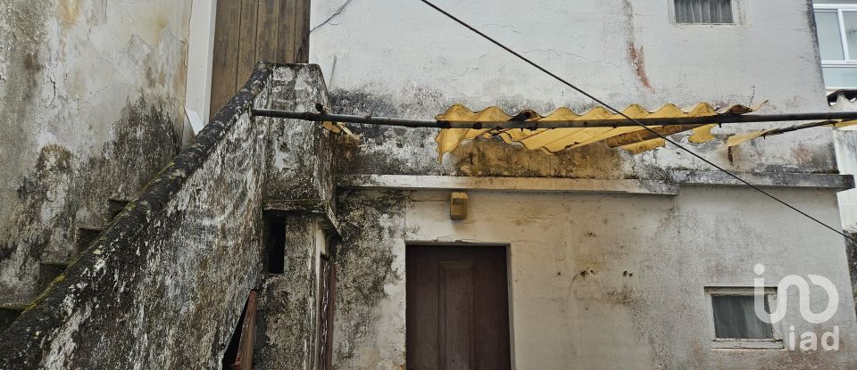 Prédio em Caldas da Rainha - Nossa Senhora do Pópulo, Coto e São Gregório de 200 m²