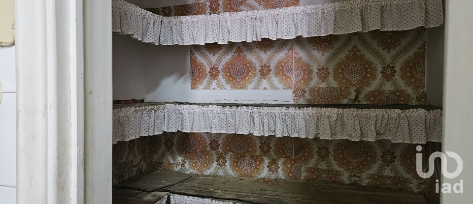 Prédio em Caldas da Rainha - Nossa Senhora do Pópulo, Coto e São Gregório de 200 m²