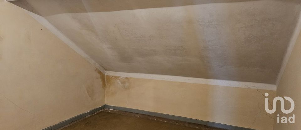 Prédio em Caldas da Rainha - Nossa Senhora do Pópulo, Coto e São Gregório de 200 m²