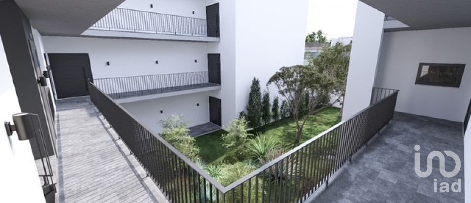 Apartment T2 in Palmeira de Faro e Curvos of 79 m²