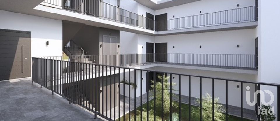 Apartment T2 in Palmeira de Faro e Curvos of 87 m²