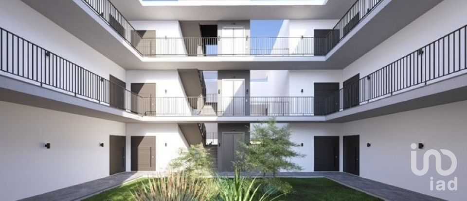 Apartment T1 in Palmeira de Faro e Curvos of 52 m²