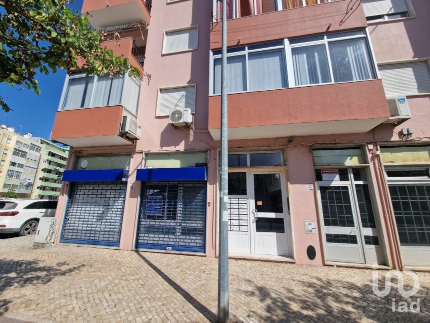 Loja / Estabelecimento Comercial em Setúbal (São Julião, Nossa Senhora da Anunciada e Santa Maria da Graça) de 121 m²