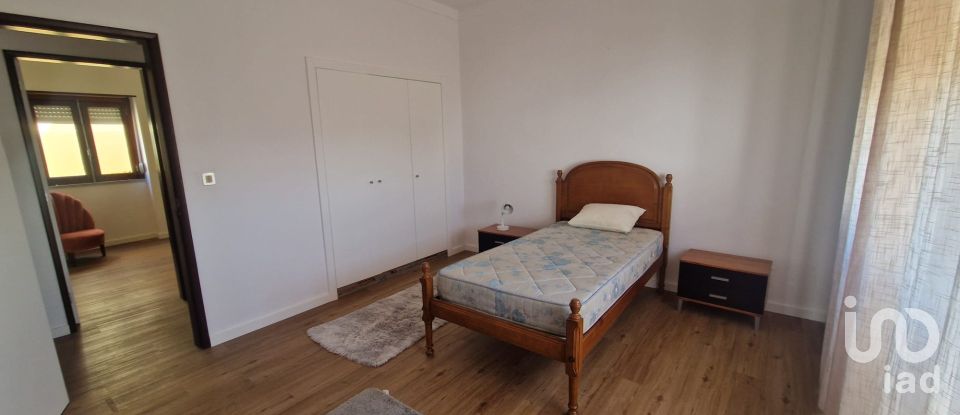 House T2 in Cadaval e Pêro Moniz of 196 m²