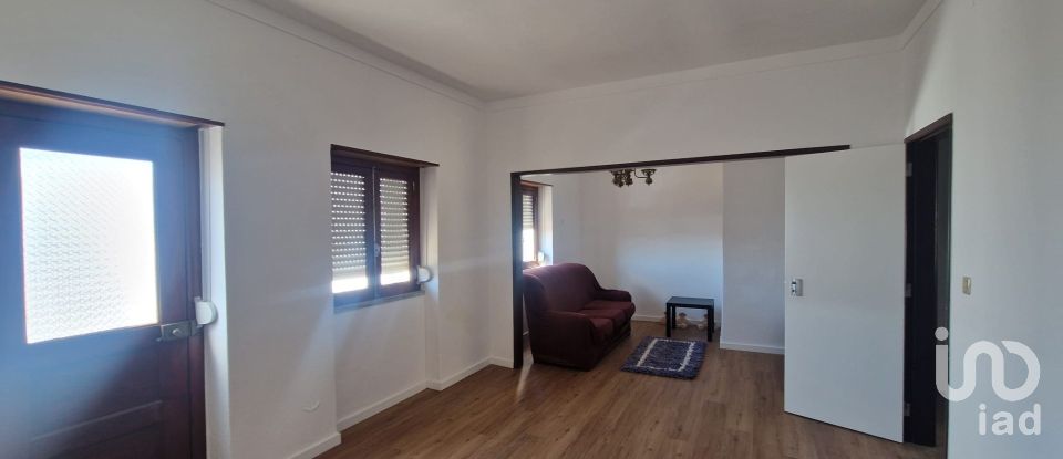 House T2 in Cadaval e Pêro Moniz of 196 m²