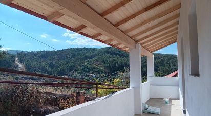 Maison T2 à Alvares de 210 m²