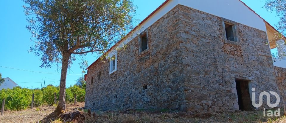 Moradia T2 em Alvares de 210 m²