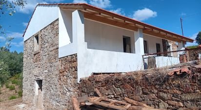 Maison T2 à Alvares de 210 m²