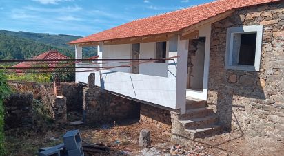 Maison T2 à Alvares de 210 m²