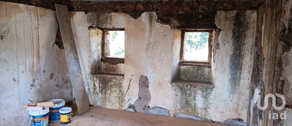 Moradia T2 em Alvares de 210 m²