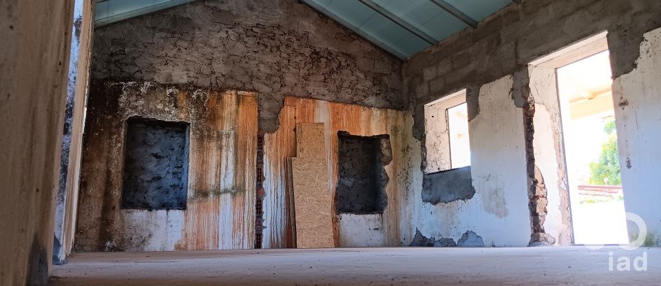 Moradia T2 em Alvares de 210 m²