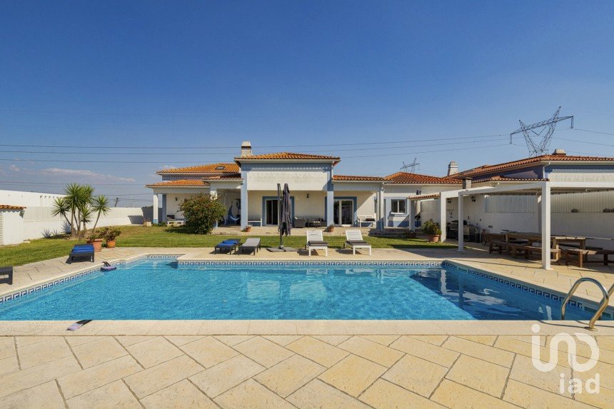 Moradia T4 em Pinhal Novo de 300 m²