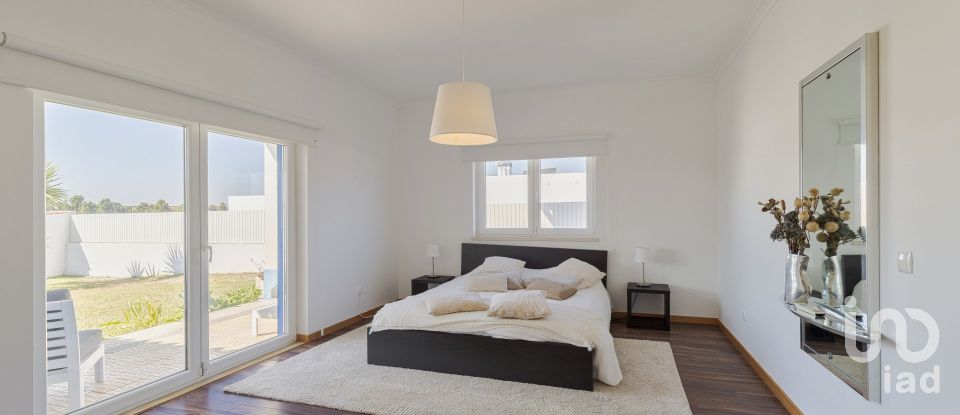 Moradia T4 em Pinhal Novo de 300 m²