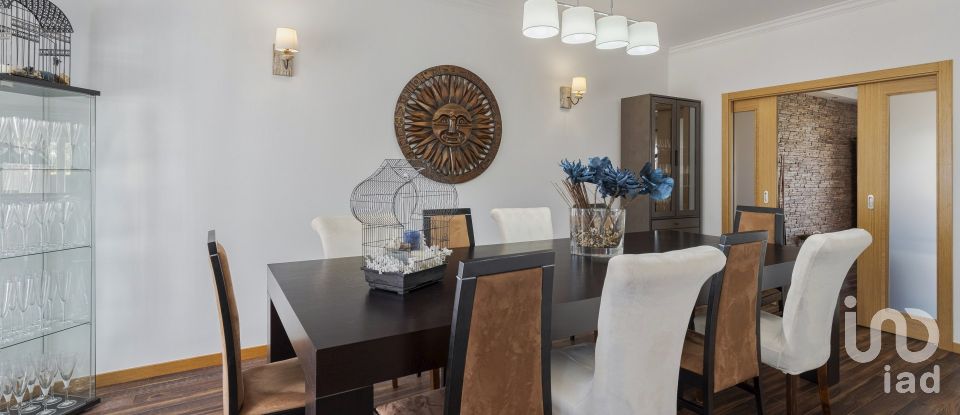 Moradia T4 em Pinhal Novo de 300 m²