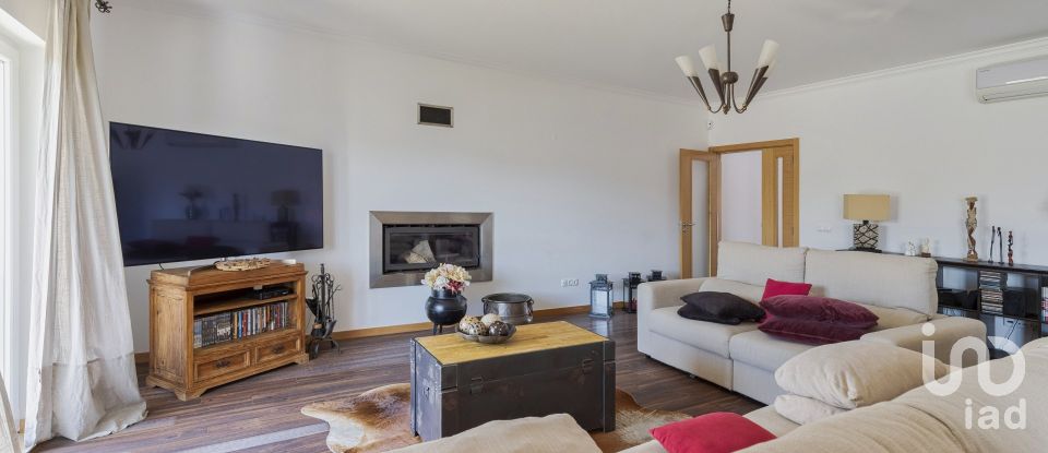 Moradia T4 em Pinhal Novo de 300 m²