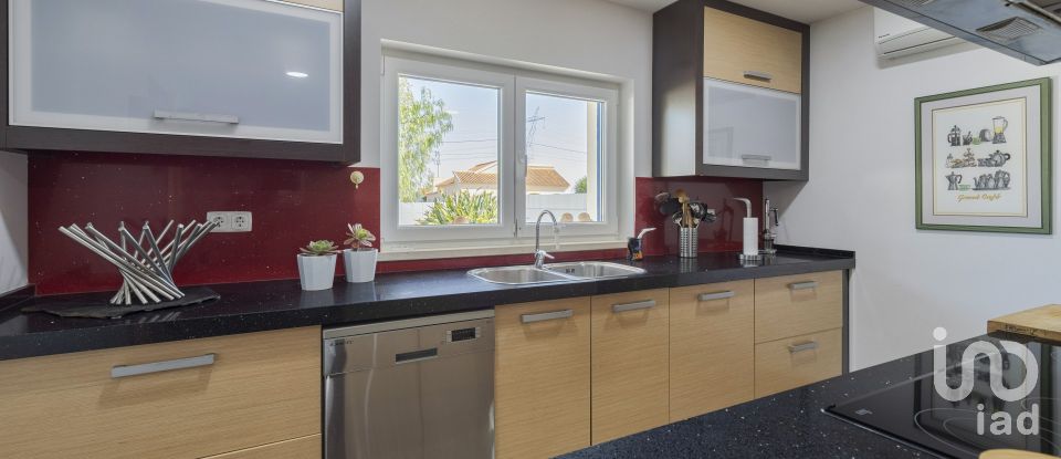 Moradia T4 em Pinhal Novo de 300 m²