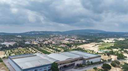 Murs commerciaux à Nossa Senhora das Misericórdias de 2 764 m²