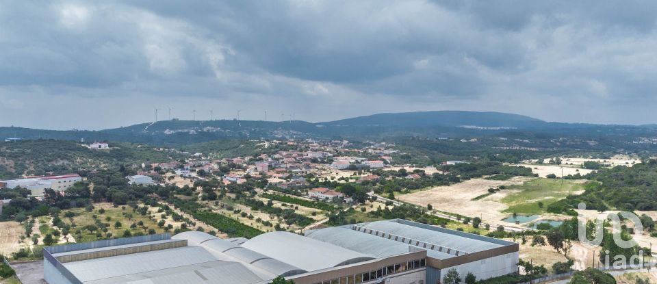 Murs commerciaux à Nossa Senhora das Misericórdias de 2 764 m²