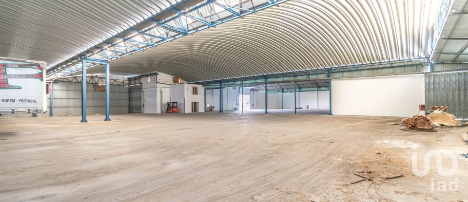 Murs commerciaux à Nossa Senhora das Misericórdias de 2 764 m²