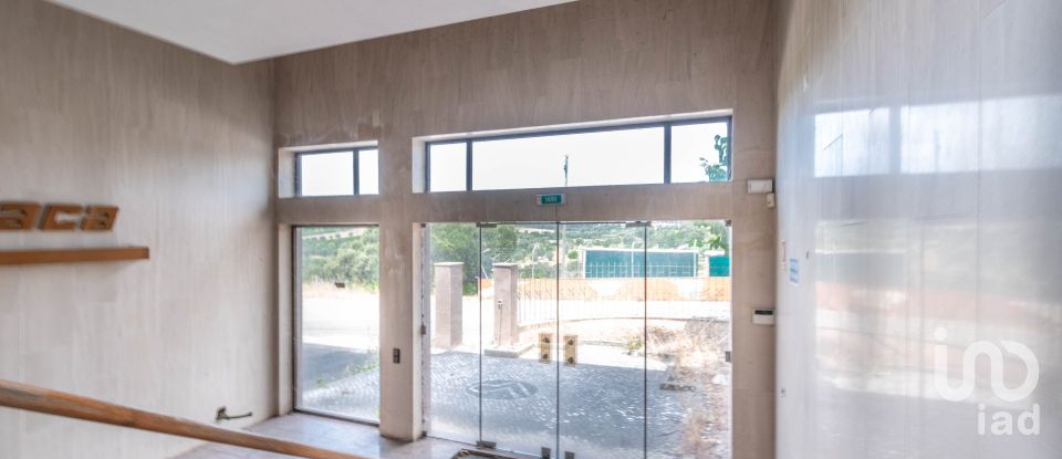 Murs commerciaux à Nossa Senhora das Misericórdias de 2 764 m²