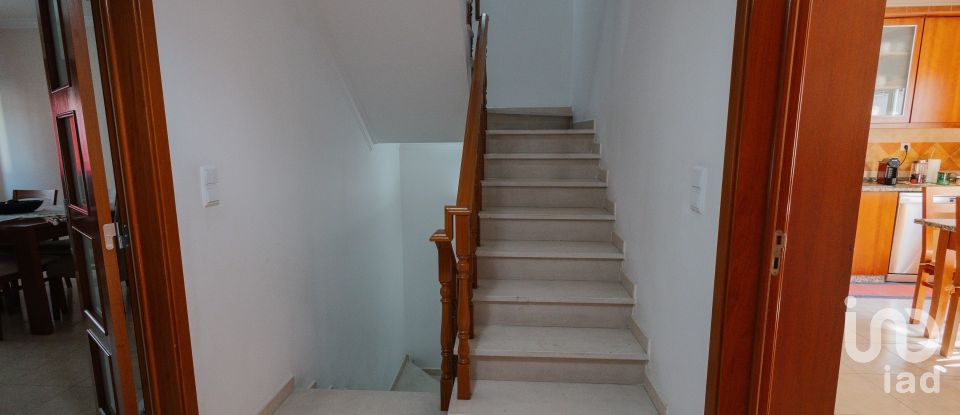 Casa T3 em Sapataria de 165 m²