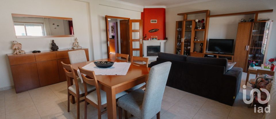 Casa T3 em Sapataria de 165 m²