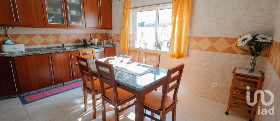 Casa T3 em Sapataria de 165 m²