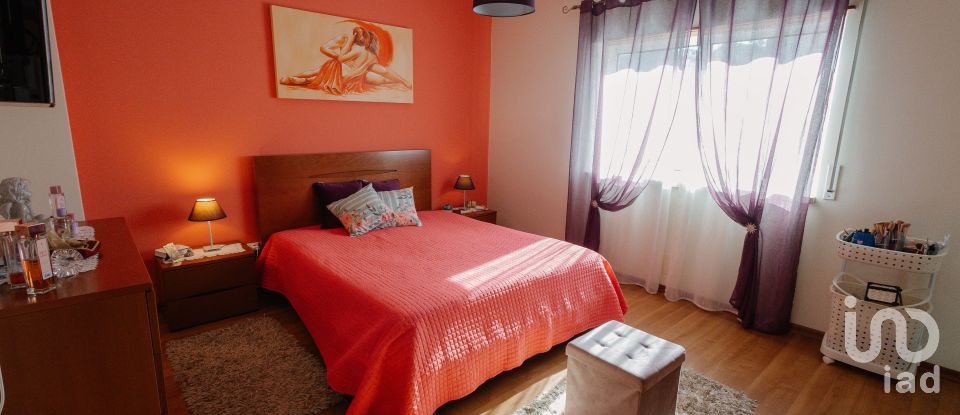 Casa T3 em Sapataria de 165 m²