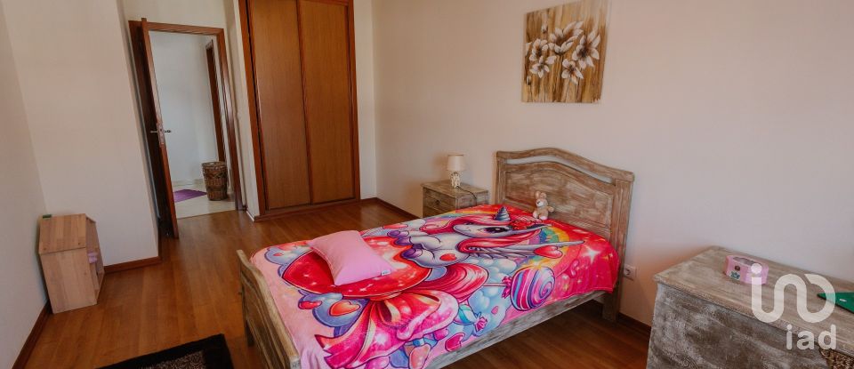 Casa T3 em Sapataria de 165 m²