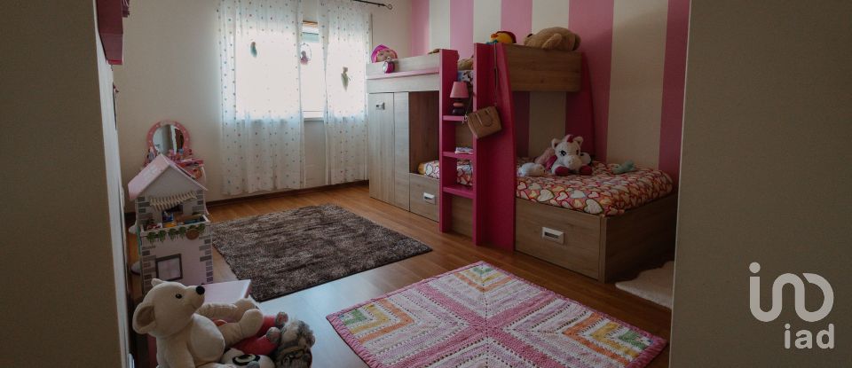 Casa T3 em Sapataria de 165 m²