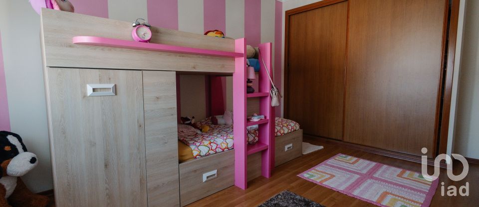 Casa T3 em Sapataria de 165 m²