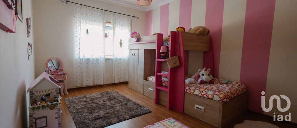 Casa T3 em Sapataria de 165 m²