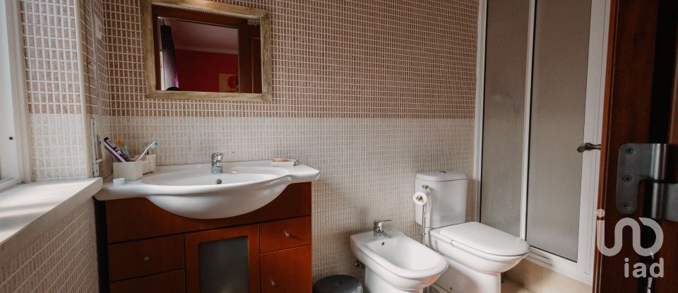 Casa T3 em Sapataria de 165 m²