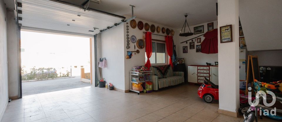 Casa T3 em Sapataria de 165 m²