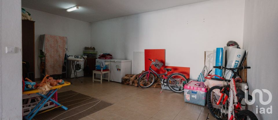 Casa T3 em Sapataria de 165 m²