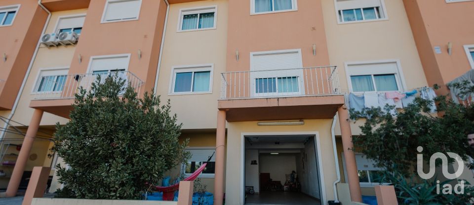 Casa T3 em Sapataria de 165 m²