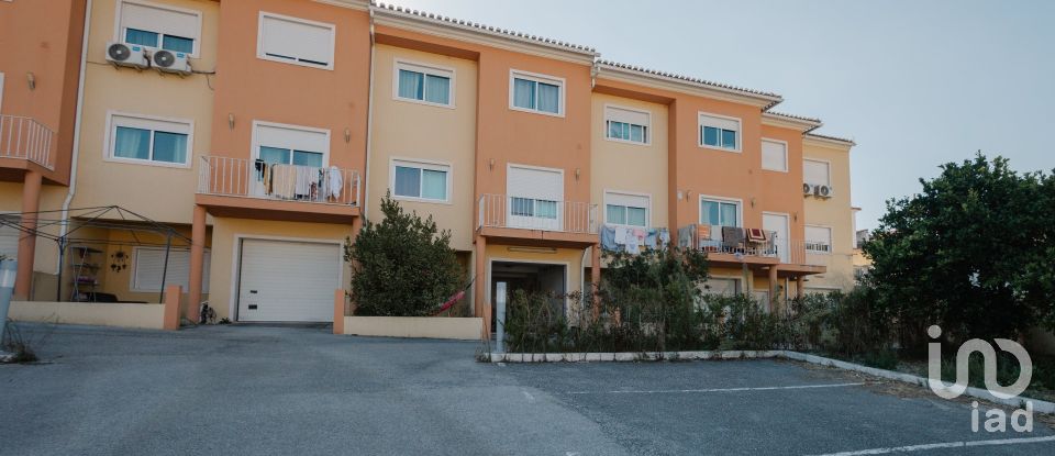 Casa T3 em Sapataria de 165 m²