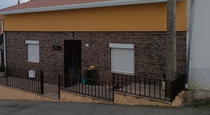 Gîte T4 à Azinhoso de 100 m²