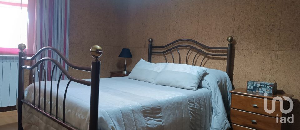 Gîte T4 à Azinhoso de 100 m²