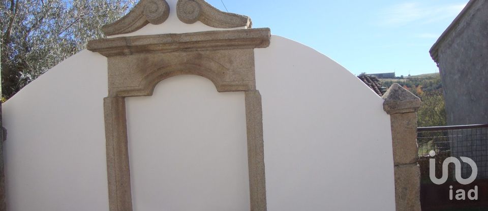 Gîte T4 à Azinhoso de 100 m²