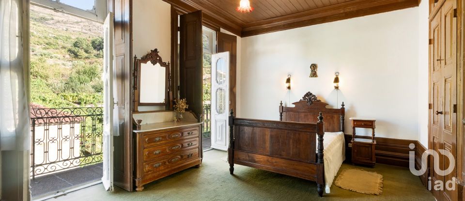 Ferme T8 à São Martinho de Mouros de 558 m²